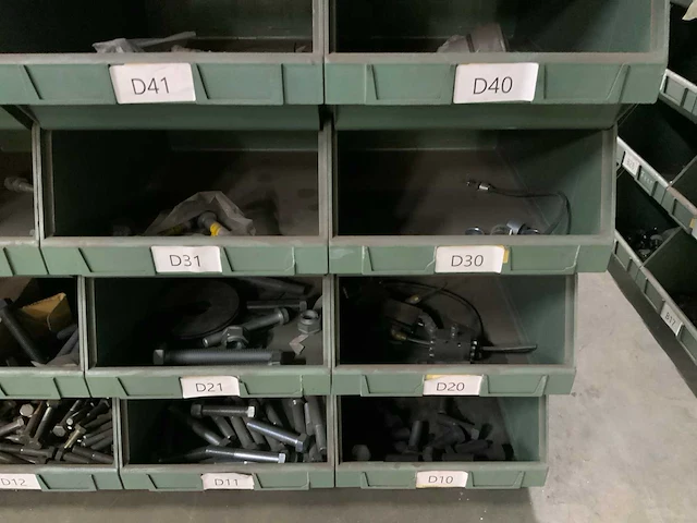 Partij remkrachtverdelers, luchtleidingen en luchtkoppelingen - afbeelding 27 van  33