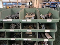 Partij remkrachtverdelers, luchtleidingen en luchtkoppelingen - afbeelding 23 van  33