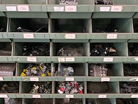 Partij remkrachtverdelers, luchtleidingen en luchtkoppelingen - afbeelding 31 van  33