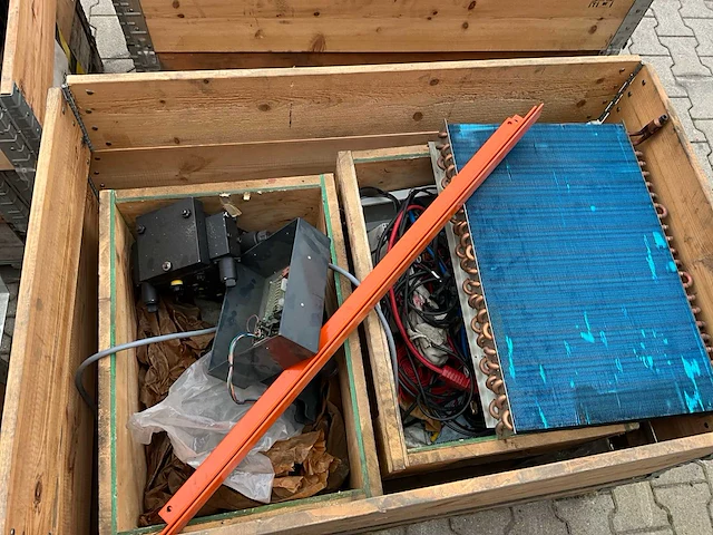 Partij reserve onderdelen - afbeelding 1 van  8