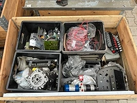 Partij reserveonderdelen voor machines - afbeelding 1 van  12