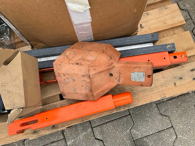 Partij reserveonderdelen voor machines - afbeelding 6 van  7