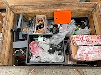 Partij reserveonderdelen voor machines - afbeelding 1 van  13
