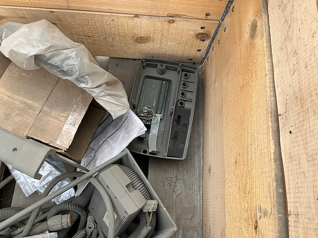 Partij reserveonderdelen voor machines - afbeelding 8 van  9