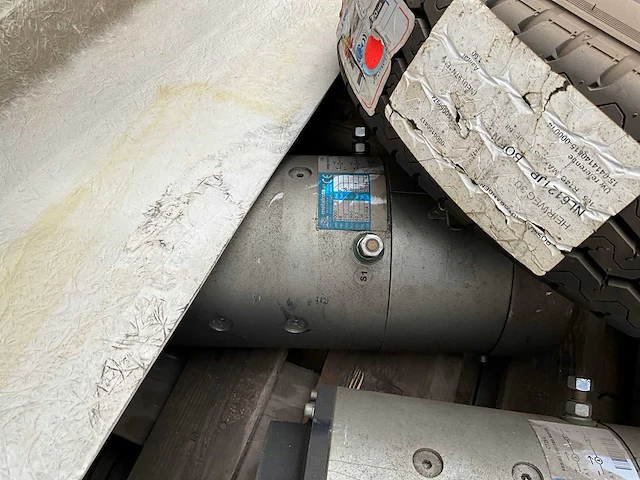 Partij reserveonderdelen voor machines - afbeelding 2 van  7