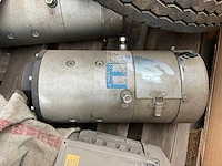 Partij reserveonderdelen voor machines - afbeelding 3 van  7