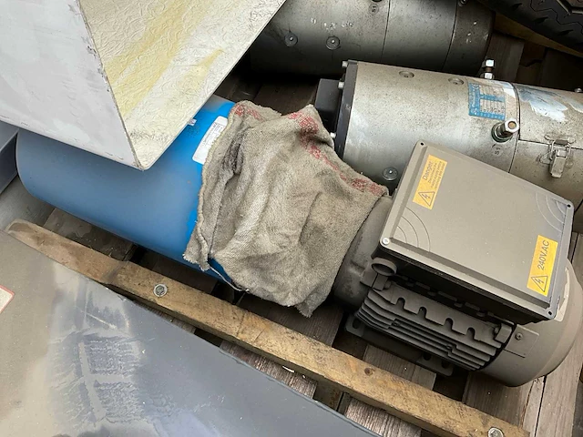 Partij reserveonderdelen voor machines - afbeelding 5 van  7