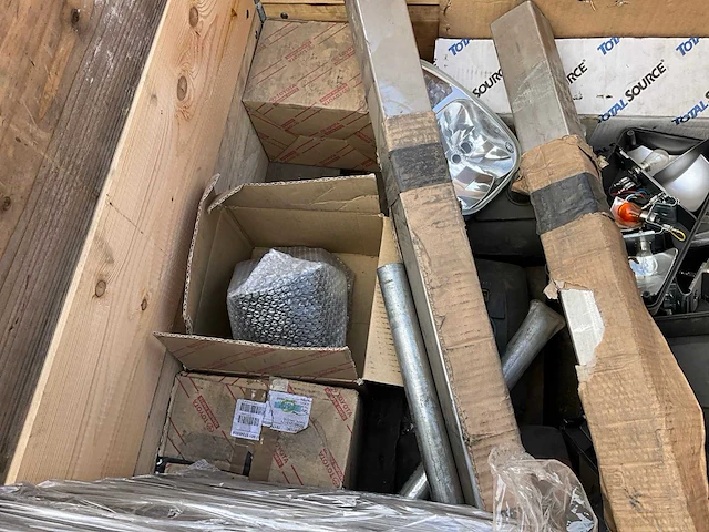 Partij reserveonderdelen voor machines - afbeelding 3 van  9