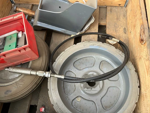 Partij reserveonderdelen voor machines - afbeelding 7 van  9