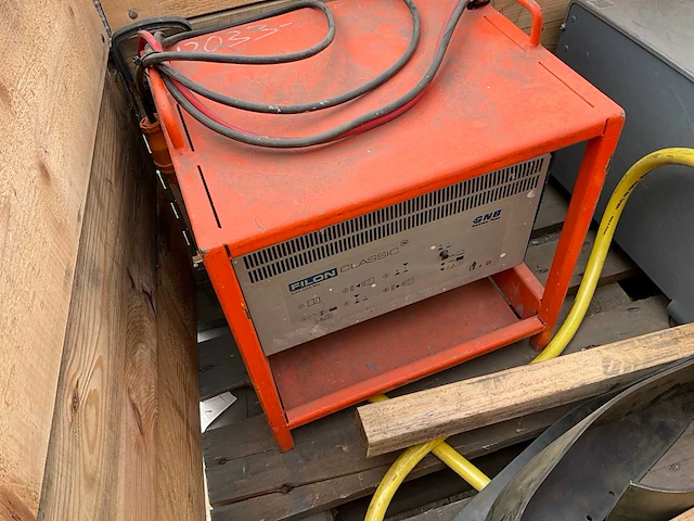 Partij reserveonderdelen voor machines - afbeelding 2 van  7