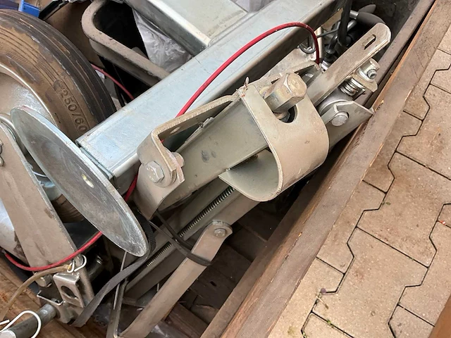 Partij reserveonderdelen voor machines - afbeelding 3 van  12