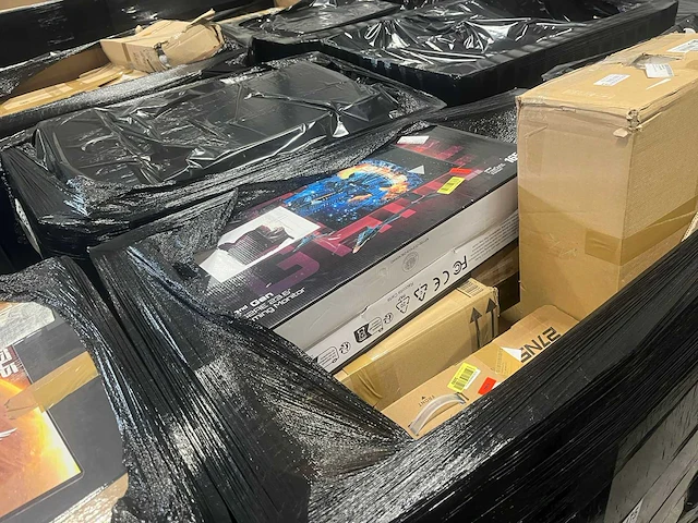 Partij retourgoederen - pc / monitors - 596 items - afbeelding 2 van  5