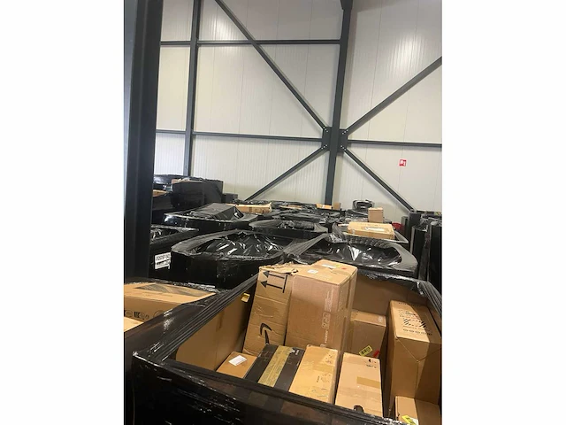 Partij retourgoederen - pc / monitors - 596 items - afbeelding 4 van  5