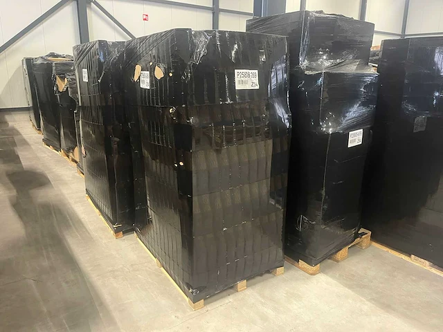 Partij retourgoederen - pc / monitors - 596 items - afbeelding 1 van  5
