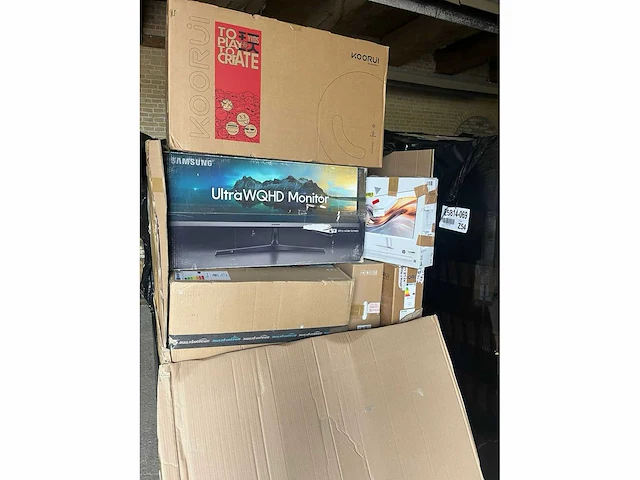 Partij retourgoederen - pc / monitors - 612 items - afbeelding 2 van  4