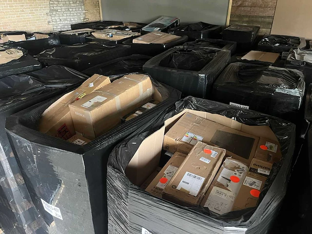 Partij retourgoederen - pc / monitors - 612 items - afbeelding 3 van  4
