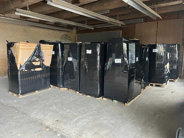 Partij retourgoederen - pc / monitors - 612 items - afbeelding 4 van  4