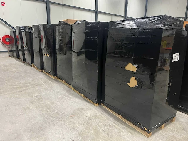 Partij retourgoederen - pc / monitors - 645 items - afbeelding 1 van  3
