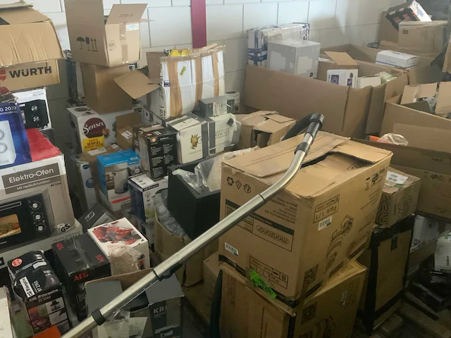 Partij retourgoederen (21 pallets, o.a. televisies en huishoudelijke apparaten) - afbeelding 3 van  35