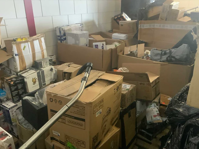 Partij retourgoederen (21 pallets, o.a. televisies en huishoudelijke apparaten) - afbeelding 4 van  35
