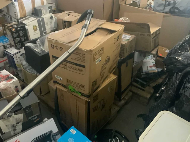 Partij retourgoederen (21 pallets, o.a. televisies en huishoudelijke apparaten) - afbeelding 5 van  35