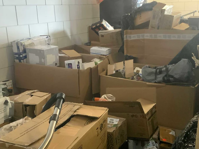 Partij retourgoederen (21 pallets, o.a. televisies en huishoudelijke apparaten) - afbeelding 8 van  35