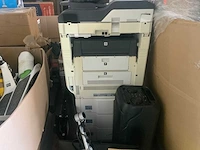 Partij retourgoederen (21 pallets, o.a. televisies en huishoudelijke apparaten) - afbeelding 14 van  35