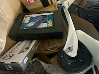 Partij retourgoederen (21 pallets, o.a. televisies en huishoudelijke apparaten) - afbeelding 17 van  35