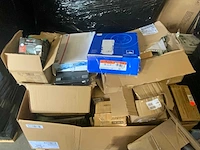 Partij retourgoederen (21 pallets, o.a. televisies en huishoudelijke apparaten) - afbeelding 20 van  35