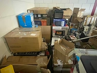 Partij retourgoederen (21 pallets, o.a. televisies en huishoudelijke apparaten) - afbeelding 31 van  35
