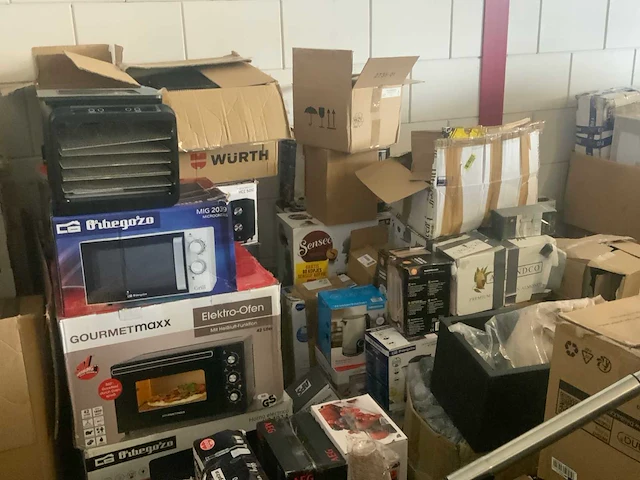 Partij retourgoederen (21 pallets, o.a. televisies en huishoudelijke apparaten) - afbeelding 35 van  35