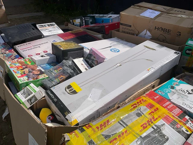 Partij retourgoederen - afbeelding 19 van  62