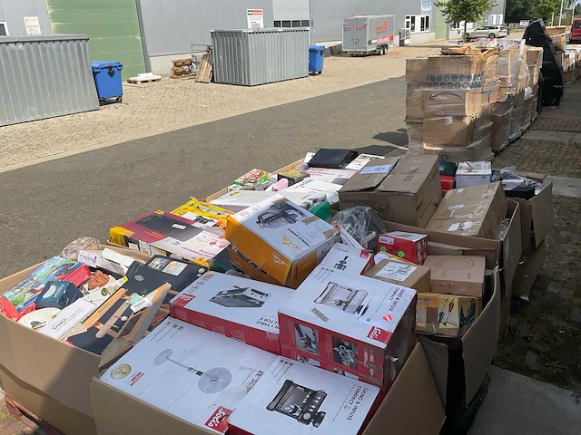 Partij retourgoederen - afbeelding 59 van  62