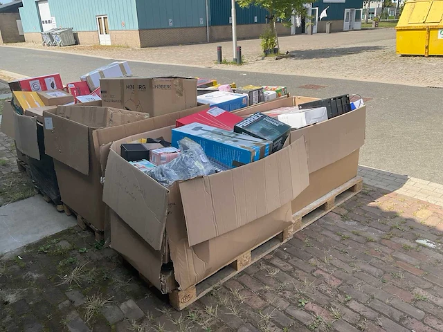 Partij retourgoederen - afbeelding 56 van  62