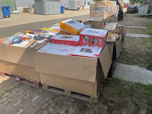 Partij retourgoederen - afbeelding 60 van  62