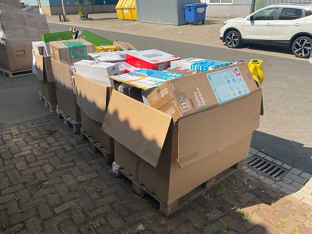 Partij retourgoederen - afbeelding 28 van  33