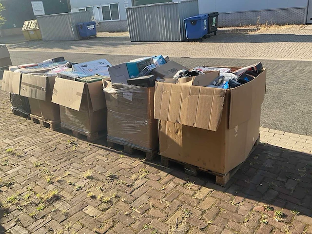Partij retourgoederen - afbeelding 34 van  46