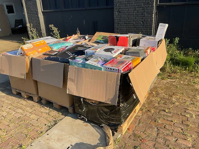Partij retourgoederen - afbeelding 12 van  54