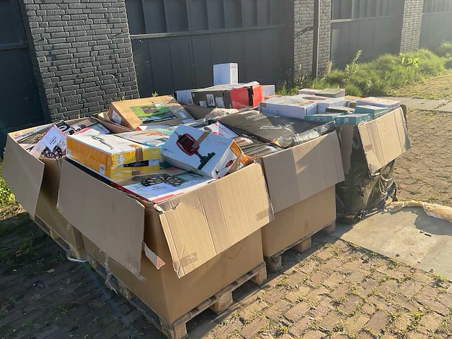Partij retourgoederen - afbeelding 34 van  54
