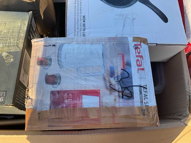 Partij retourgoederen - afbeelding 54 van  54