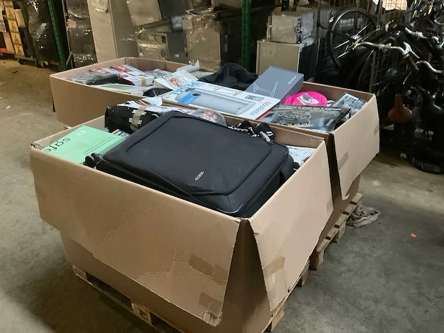 Partij retourgoederen - afbeelding 27 van  31