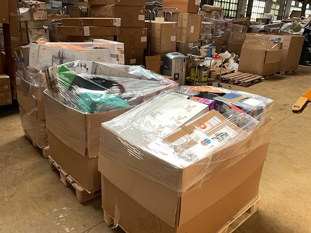 Partij retourgoederen - afbeelding 19 van  24