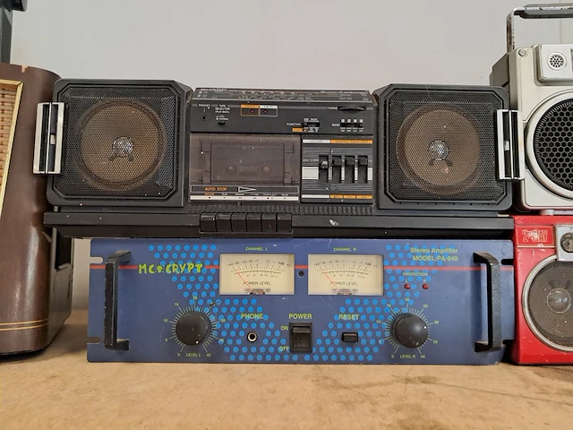 Partij retro audio, akai, sanyo, sharp, wega, panasonic , zwart - afbeelding 3 van  9