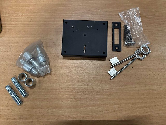 Partij rodax hang- en sluitwerk circa 5.000kg - afbeelding 6 van  6