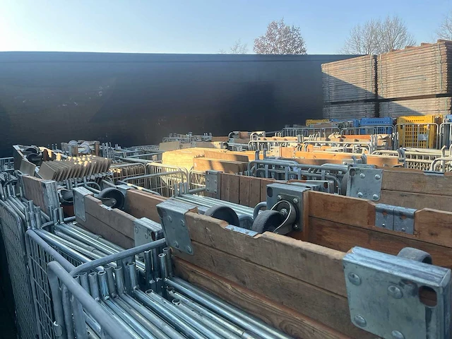 Partij rolcontainers ca 200 stuks - afbeelding 2 van  15