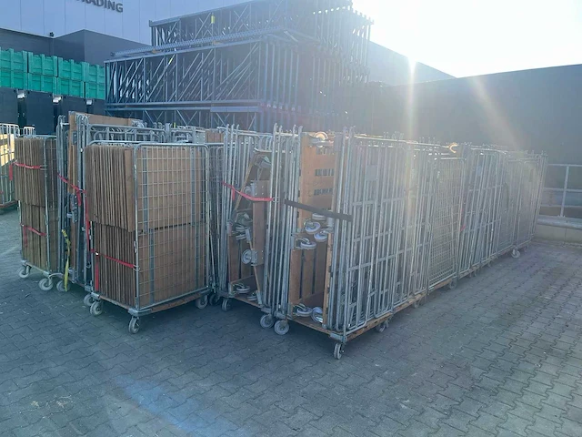 Partij rolcontainers ca 200 stuks - afbeelding 14 van  15