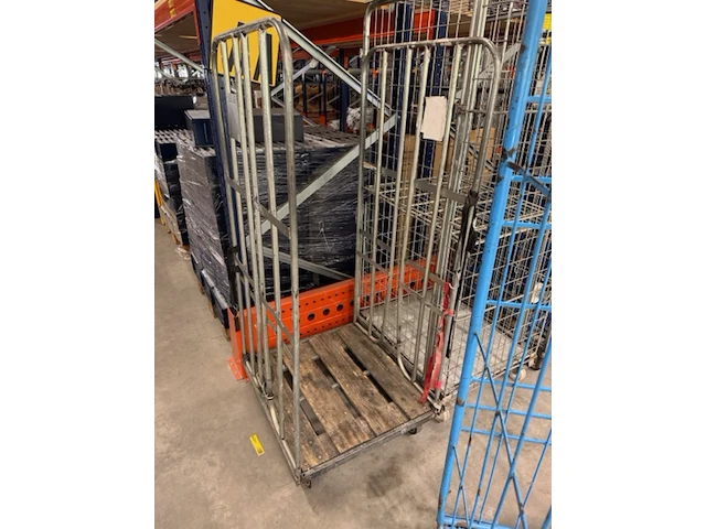 Partij rolcontainers en trolleys - afbeelding 7 van  7
