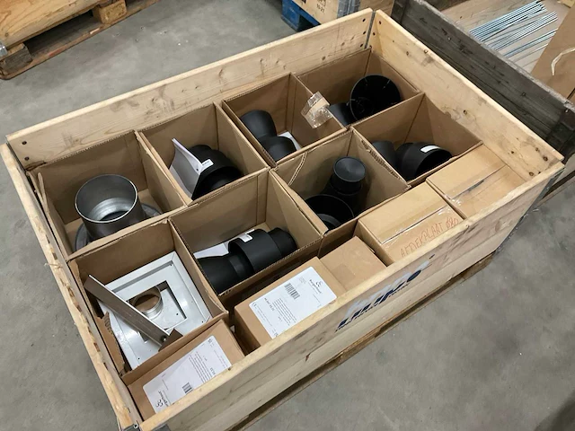Partij rookgasafvoer materialen - afbeelding 1 van  5