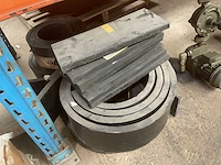 Partij rubber - afbeelding 1 van  3