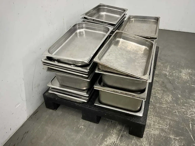 Partij rvs gn 1/1 gastronormbakken en deksels - afbeelding 5 van  5